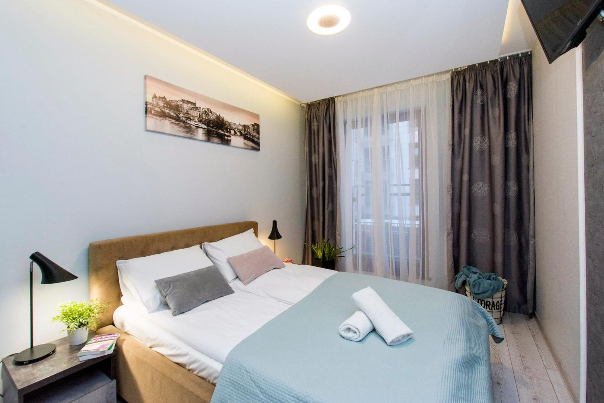 City Center - Riverside By Apartmore Гданск Екстериор снимка