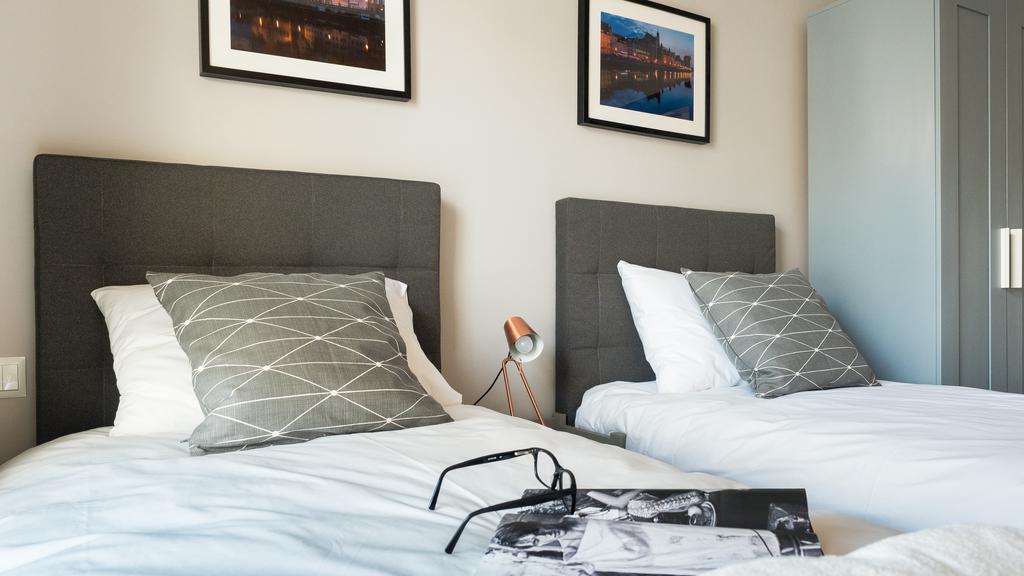 City Center - Riverside By Apartmore Гданск Екстериор снимка