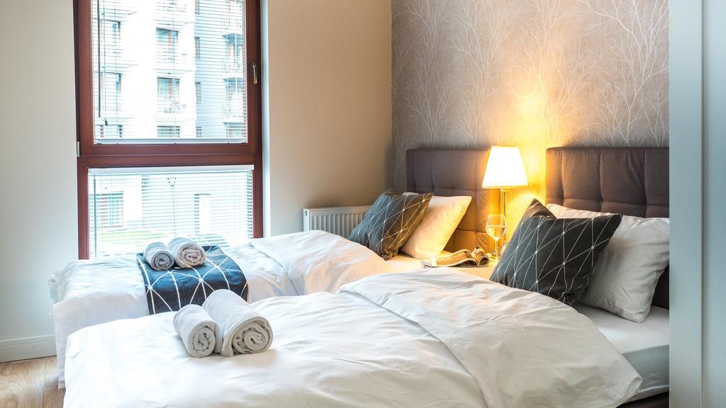 City Center - Riverside By Apartmore Гданск Екстериор снимка