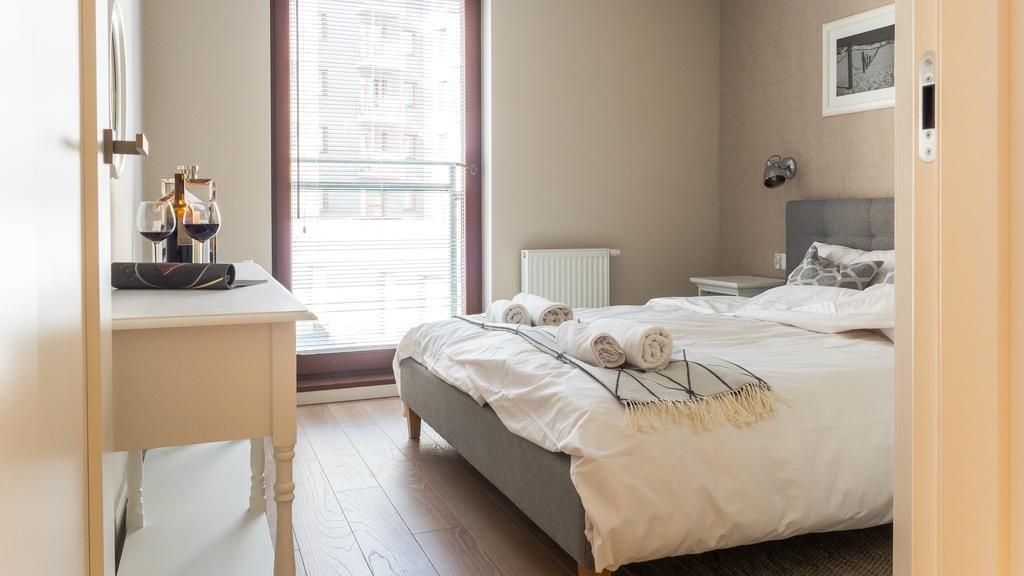 City Center - Riverside By Apartmore Гданск Екстериор снимка