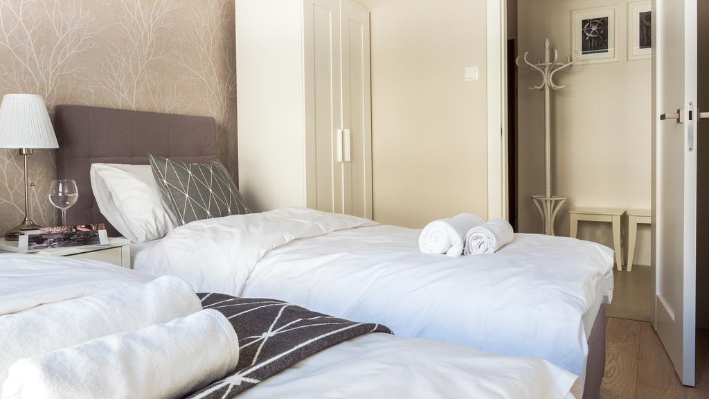 City Center - Riverside By Apartmore Гданск Екстериор снимка