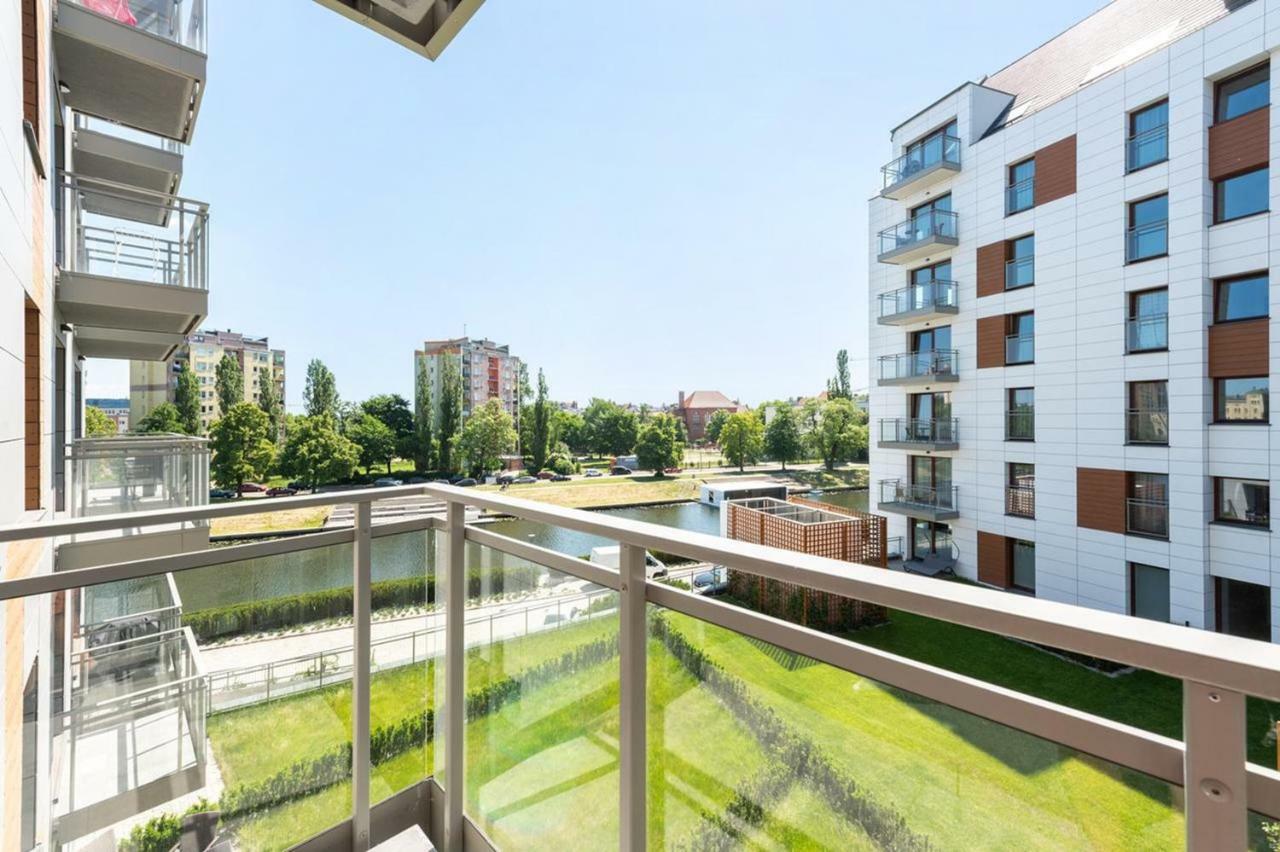 City Center - Riverside By Apartmore Гданск Екстериор снимка